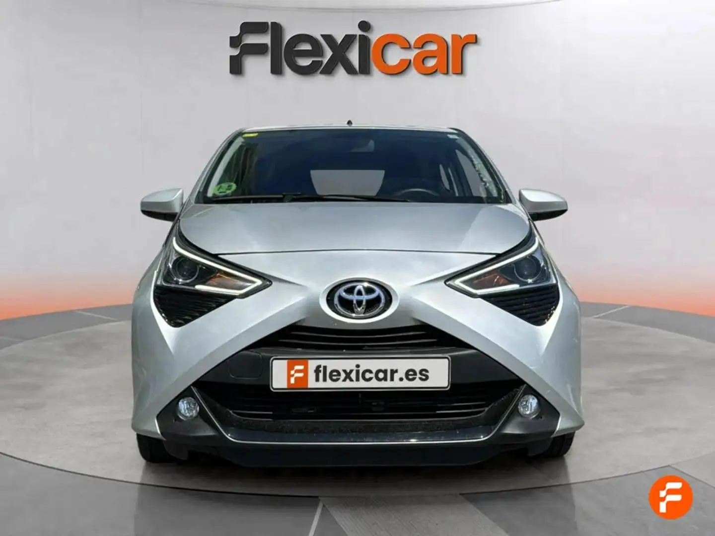 Toyota Aygo 70 x-style Amarillo - 2