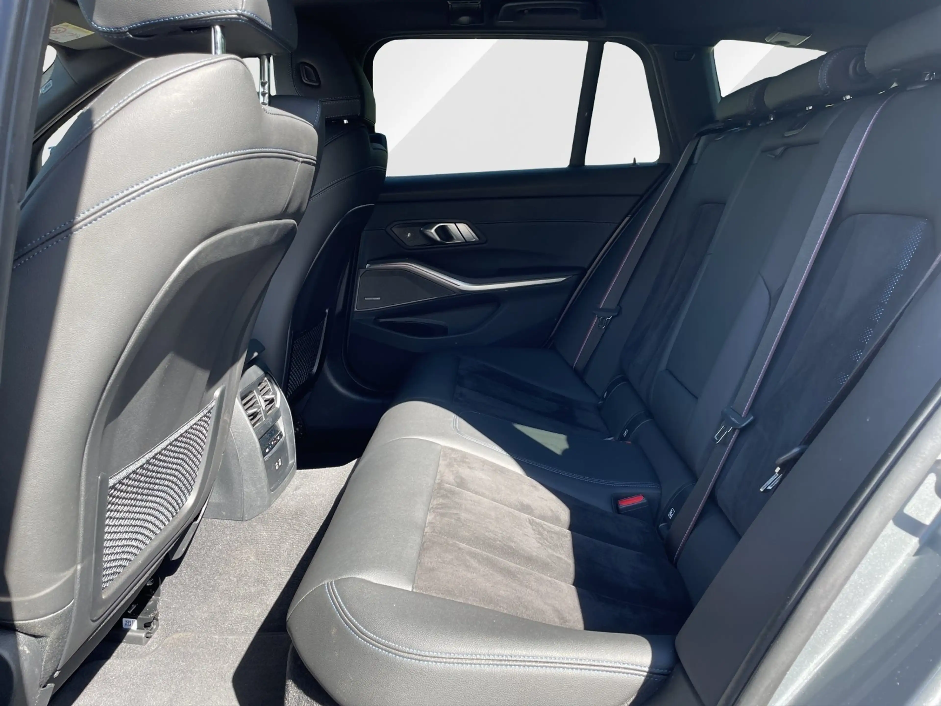 BMW 330 i Touring/ M Sport Pro/ ACC/ AHK/ RFK/ PanoDach/ H — photo 13