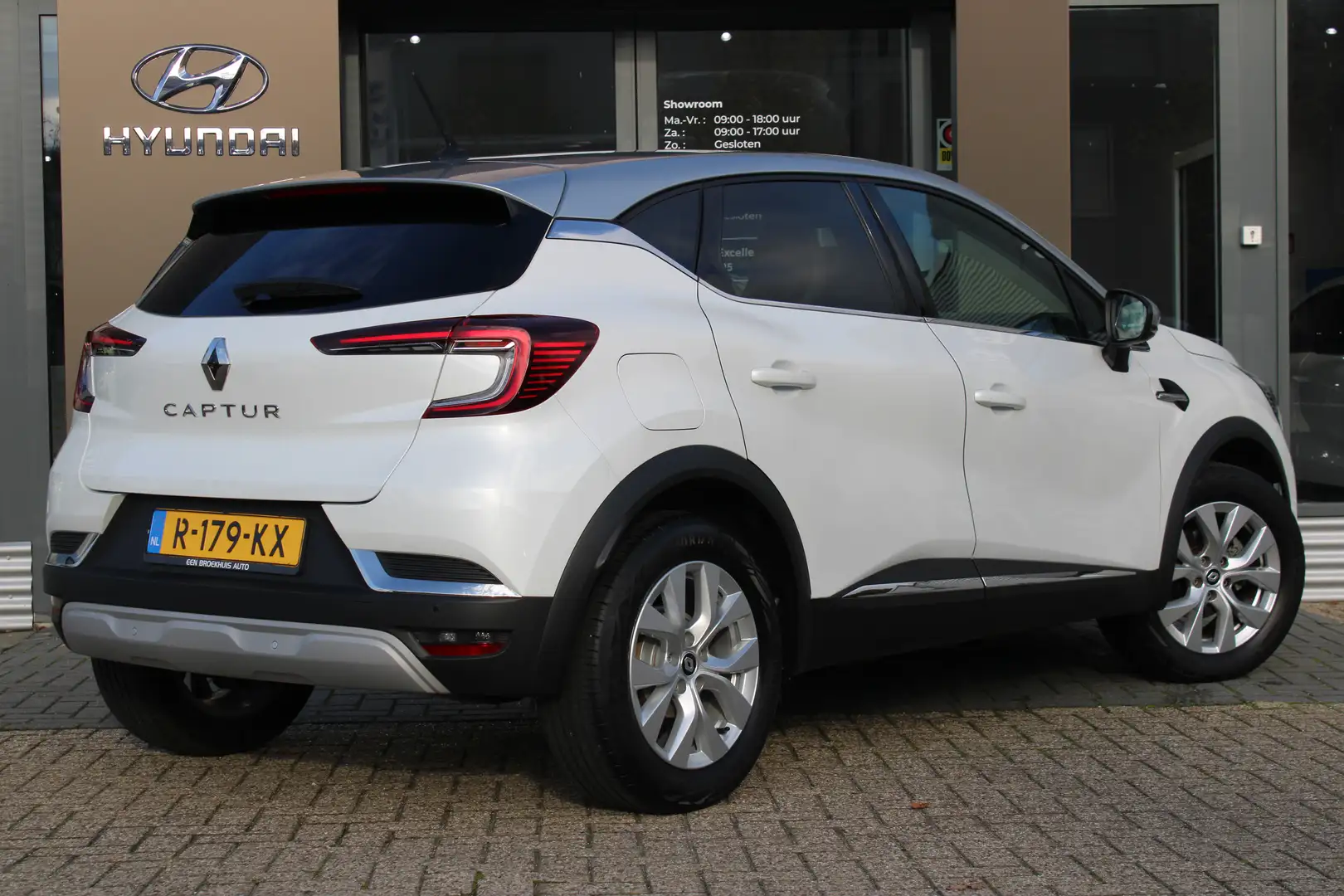 Renault Captur 1.0 TCe 90 Intens | Wit-Parelmoer | Navigatie by A Wit - 2