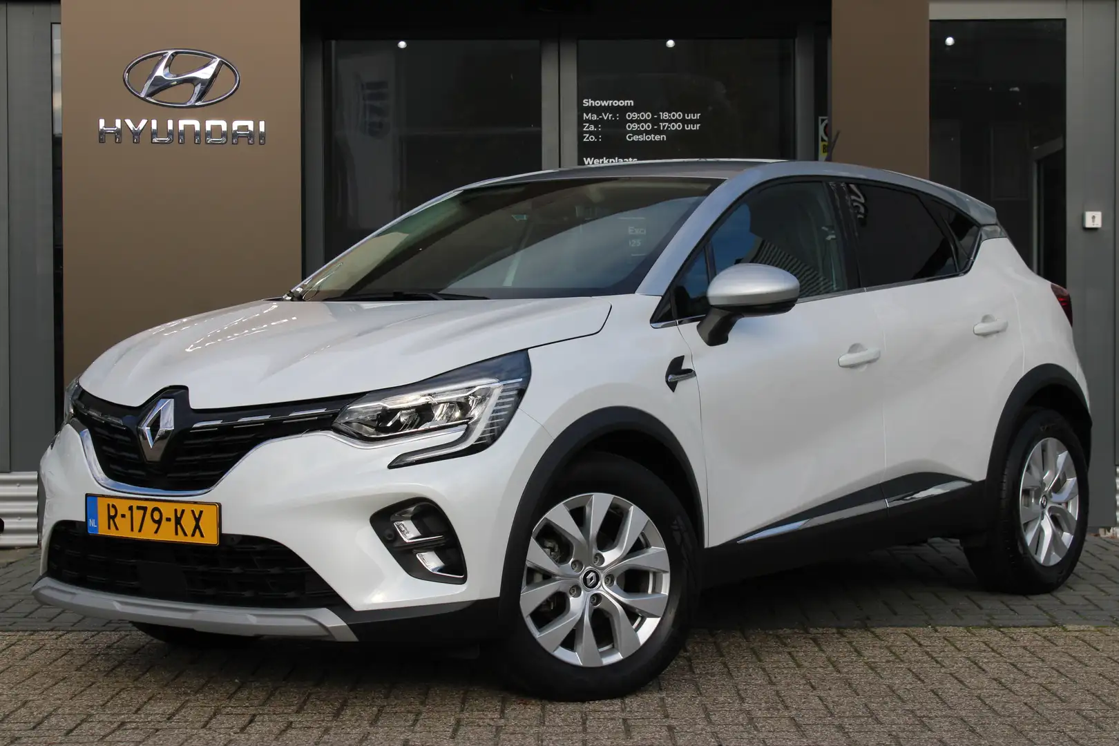Renault Captur 1.0 TCe 90 Intens | Wit-Parelmoer | Navigatie by A Wit - 1