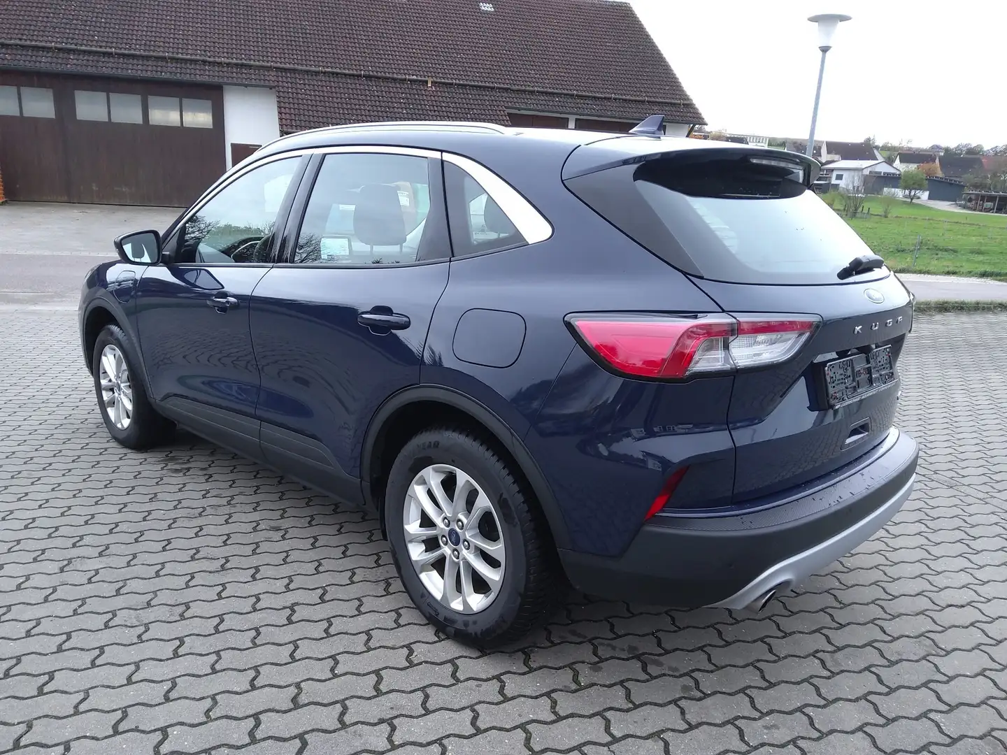 Ford Kuga Plug-In Hybrid Titanium Bleu - 2