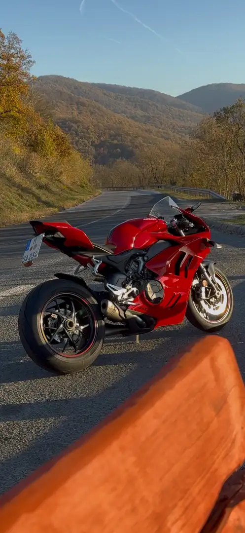 Ducati Panigale V4 Piros - 2