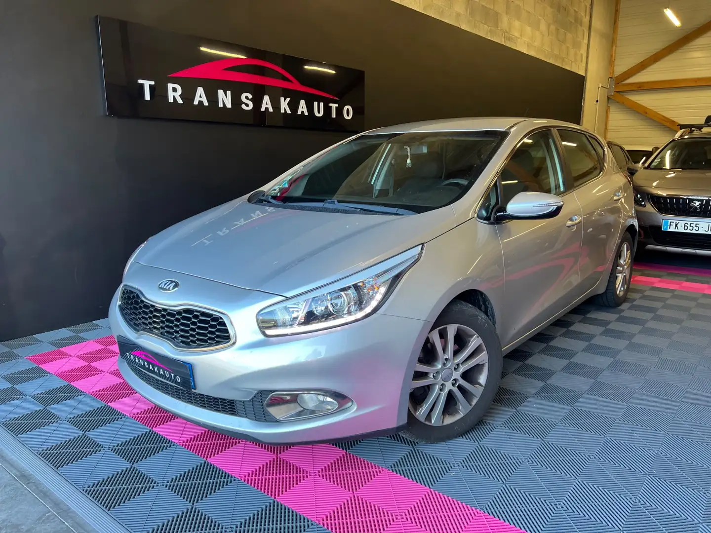 Kia Active Gri - 1