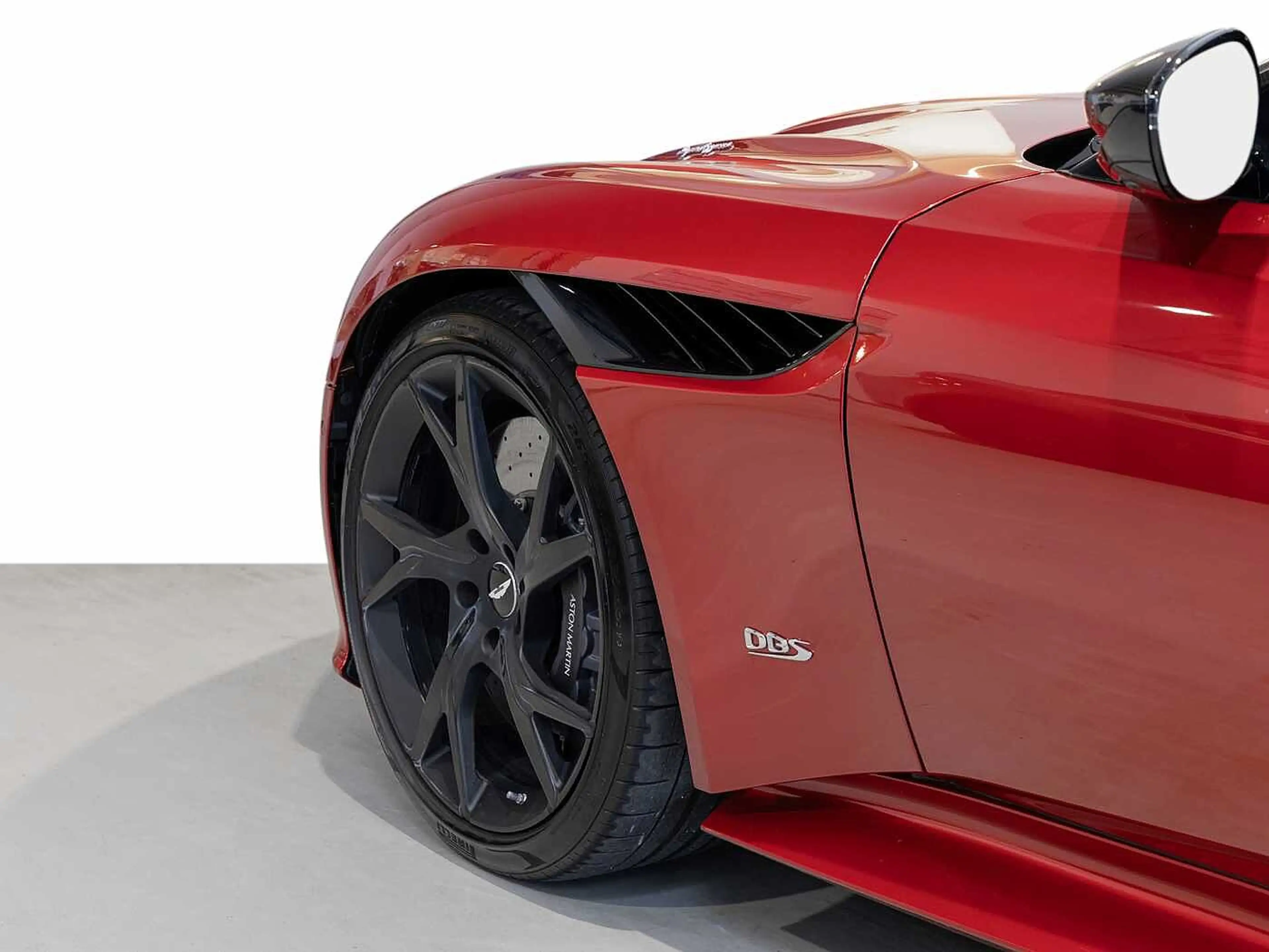 Aston Martin DBS Superleggera -Hyper Red- — photo 9