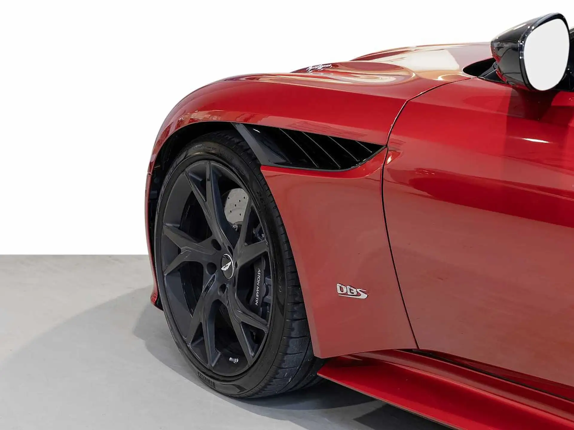 애스턴마틴 DBS Coupe 2019 빨강 사진 6