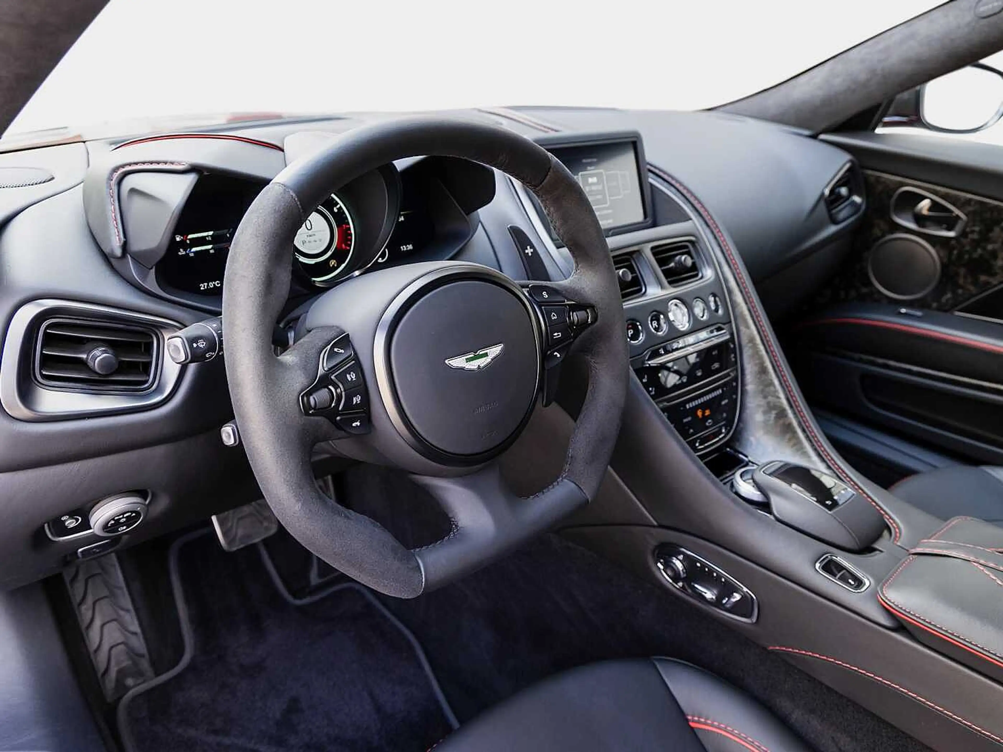 Aston Martin DBS Superleggera -Hyper Red- — photo 3
