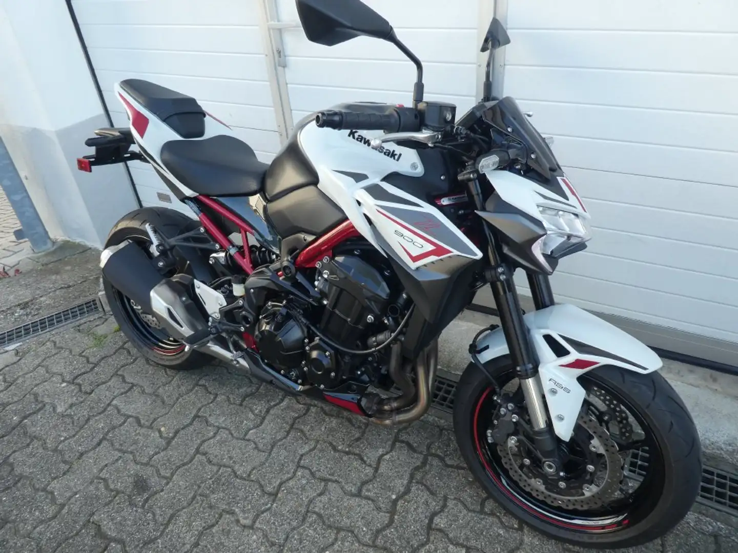 Kawasaki Z 900 1.Hand, nur 2900 Km, White Pear Red Flame Edition Blanc - 1