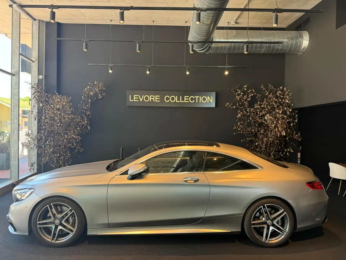 Mercedes-Benz S 63 AMG Coupé 4Matic Aut. Plateado - 2