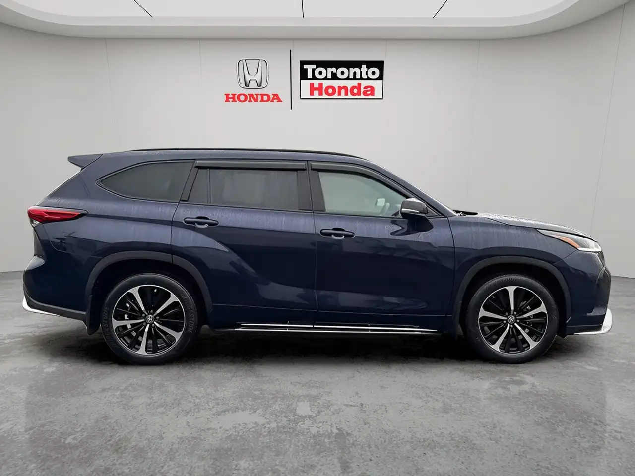 Toyota Highlander снимка Toyota Highlander