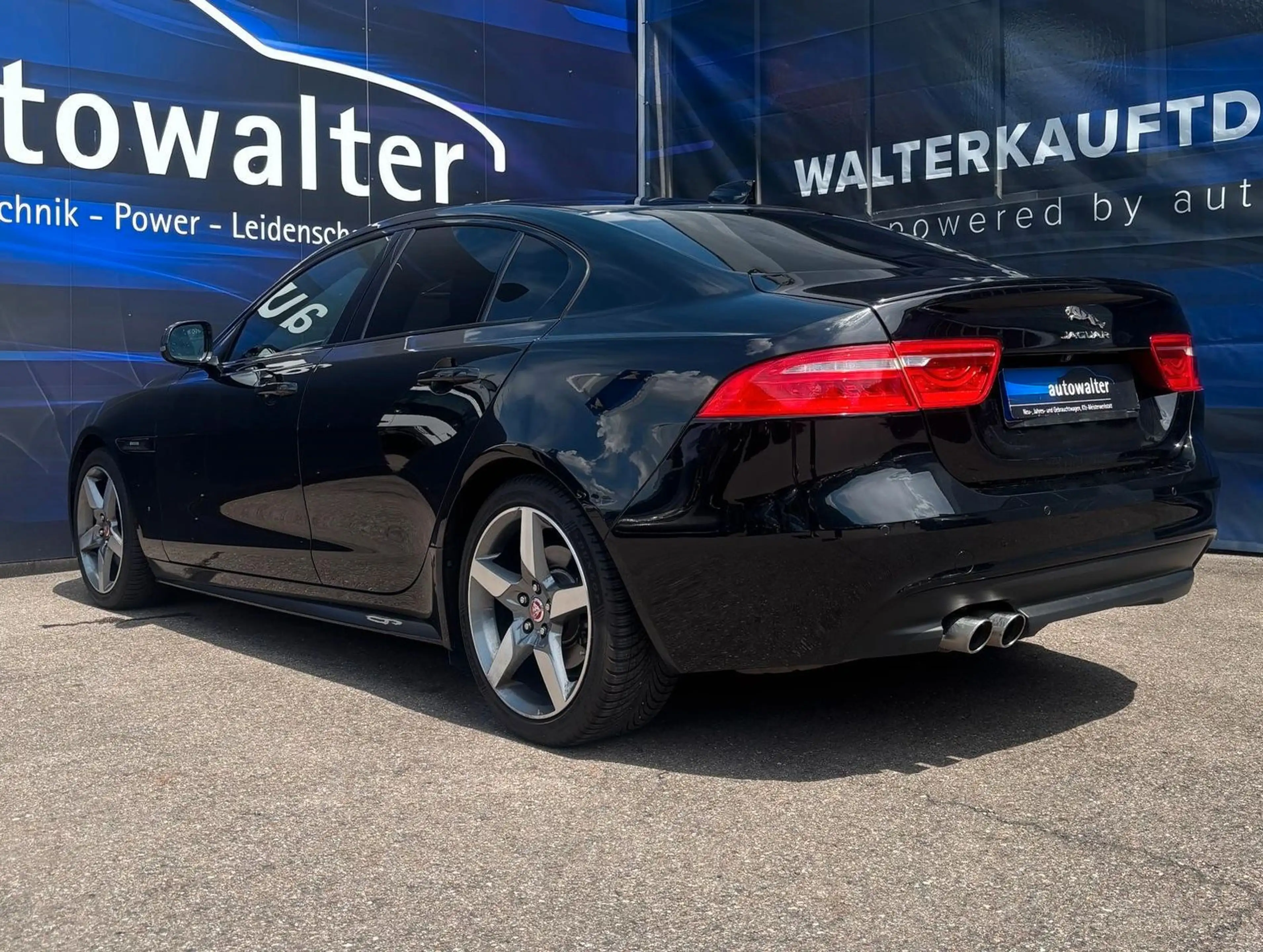 Jaguar XE R-Sport — photo 4