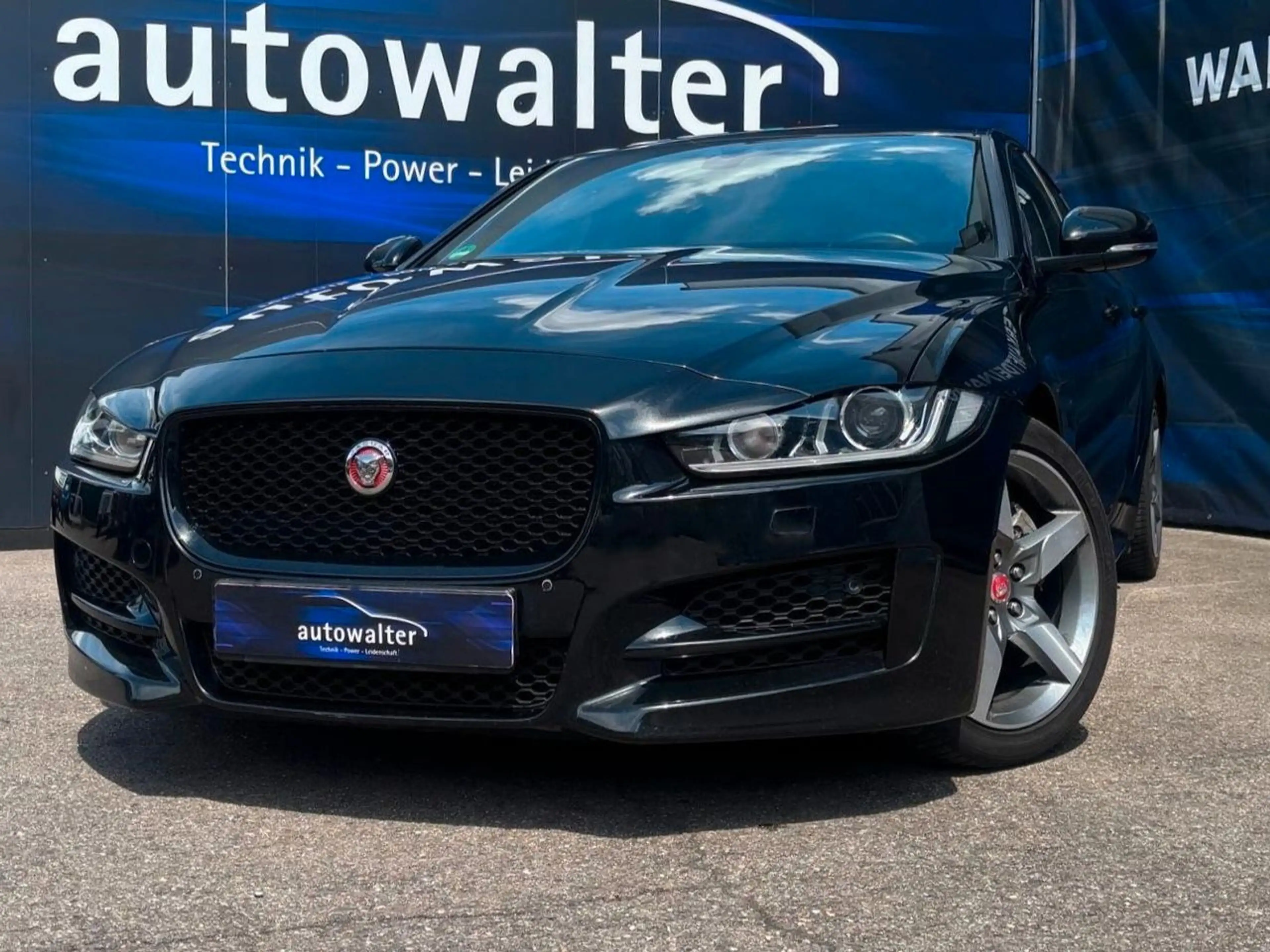 Jaguar XE R-Sport
