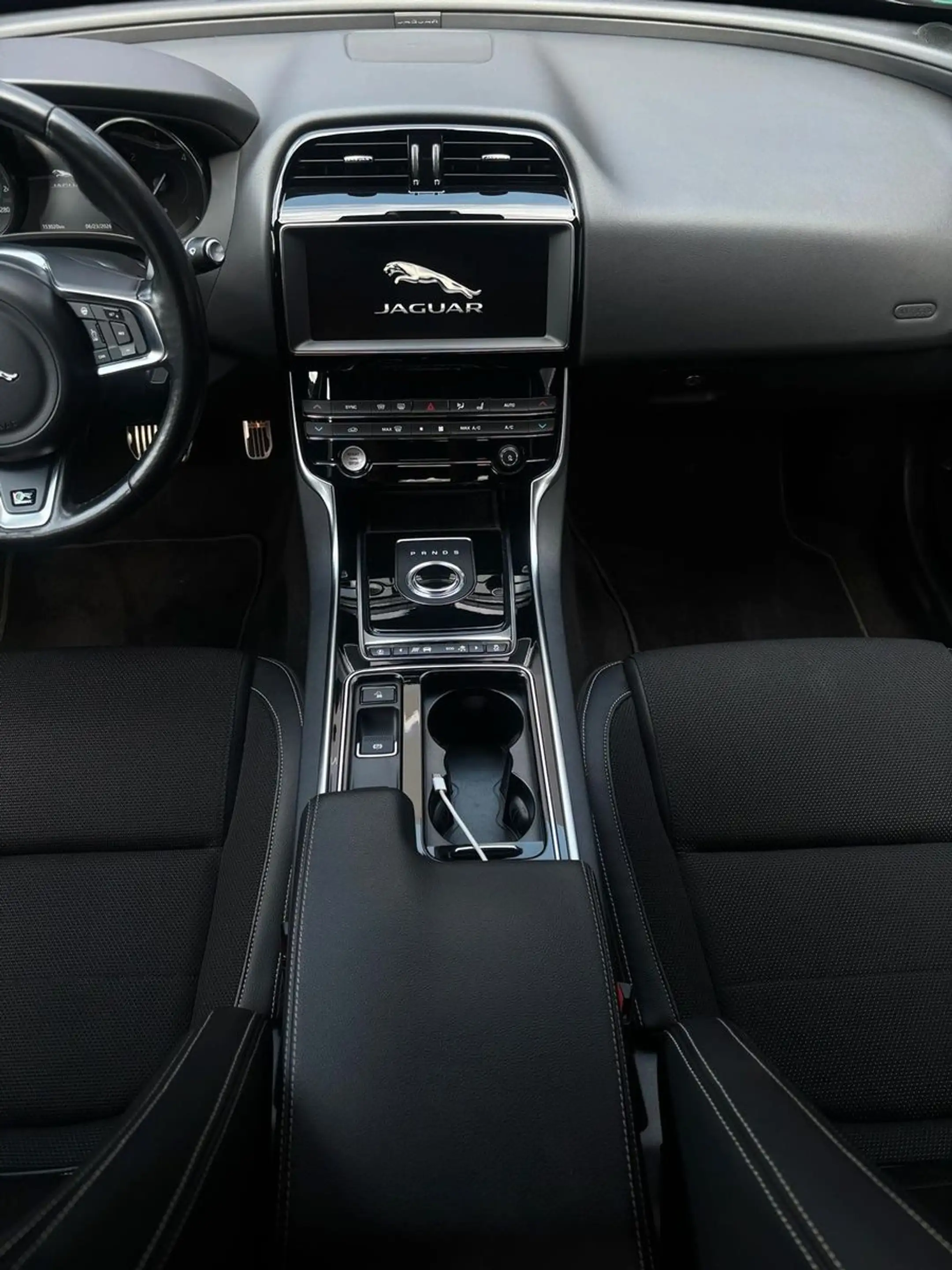 Jaguar XE R-Sport — photo 15