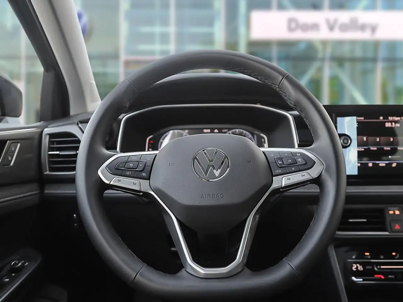 Volkswagen Taos снимка Volkswagen Taos