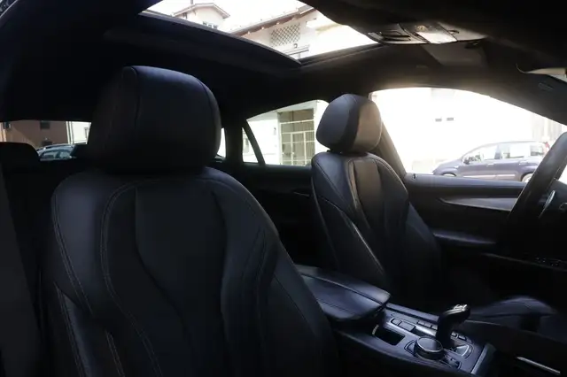 BMW X6 view 4