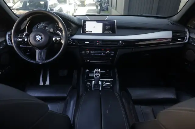 BMW X6 view 2