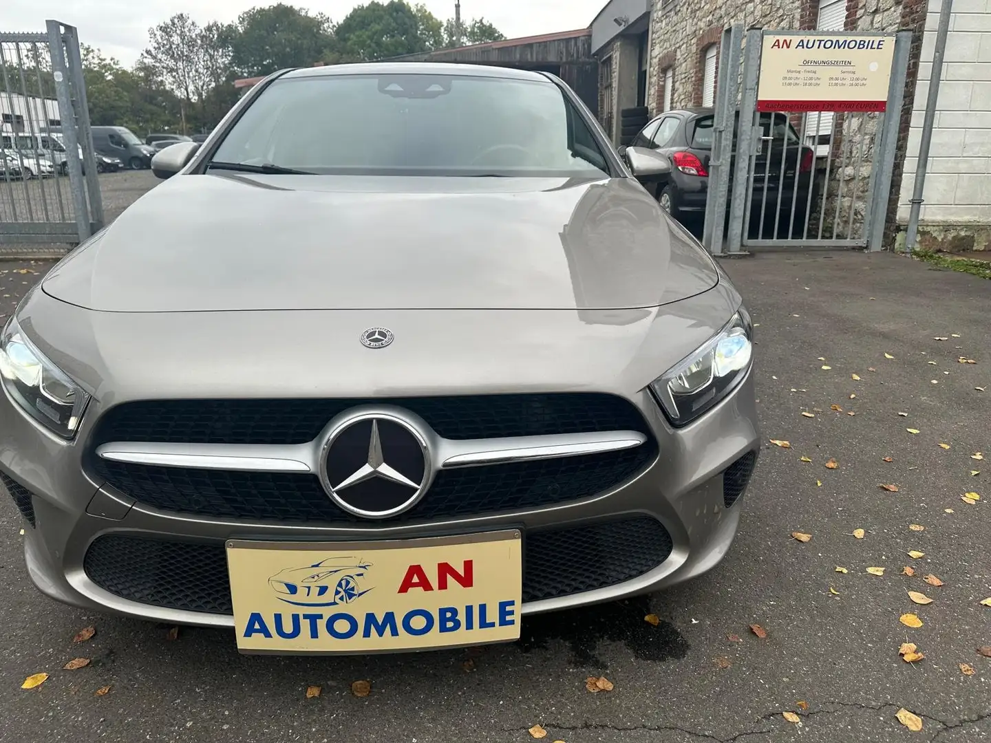 Mercedes-Benz A 180 A 180 d SPORT Gris - 2