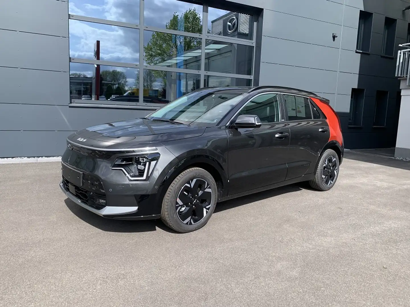 Kia Niro EV INSPIRATION WP DW TEC REX SND GD DRG Beyond30 Grau - 1