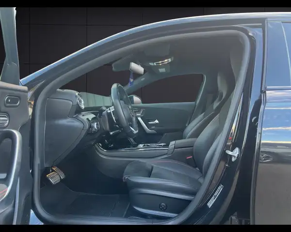Mercedes-Benz A-Class view 9