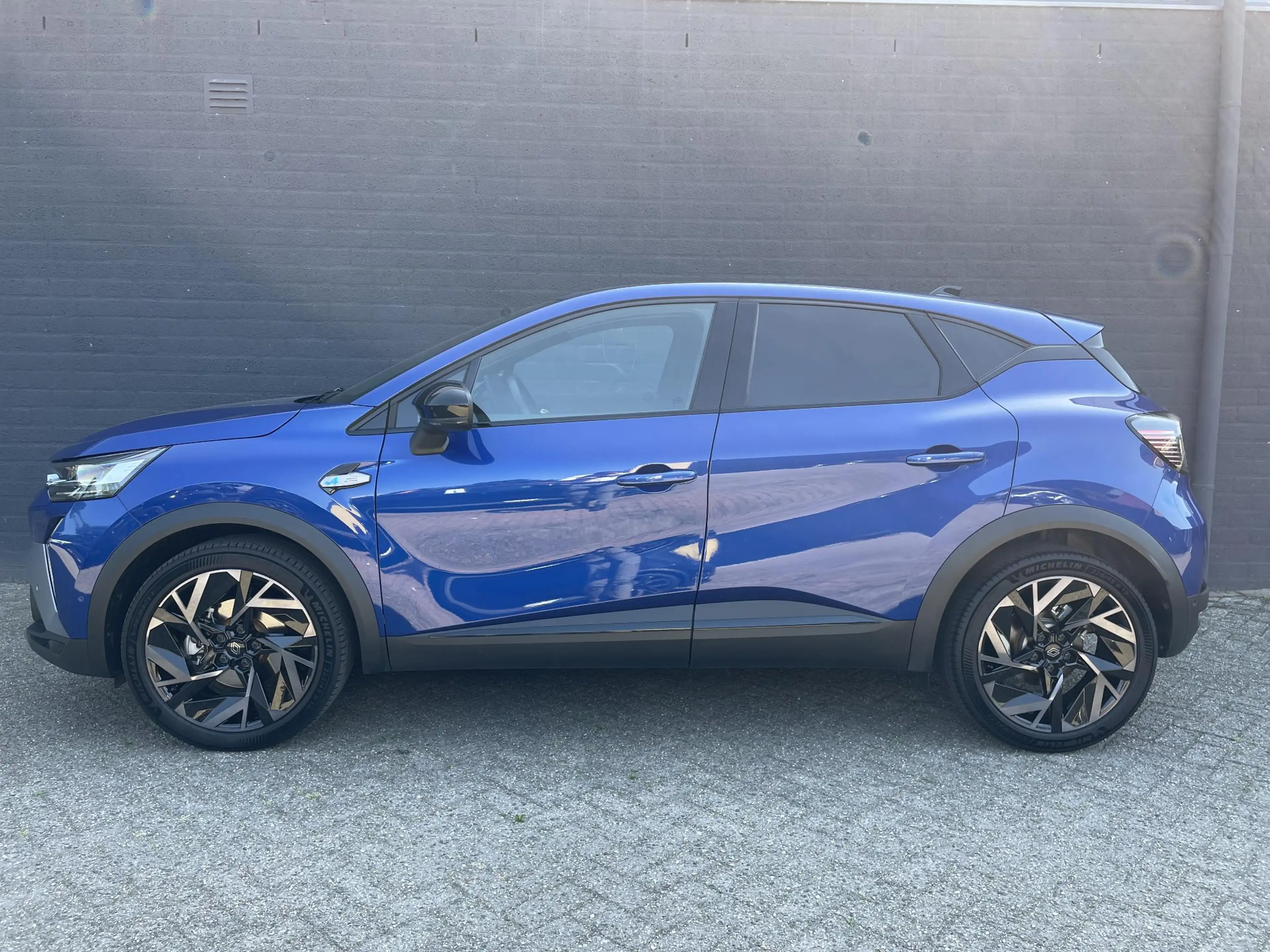 Renault Captur 1.6 E-Tech full hybrid 145 esprit Alpine | Camera — photo 7