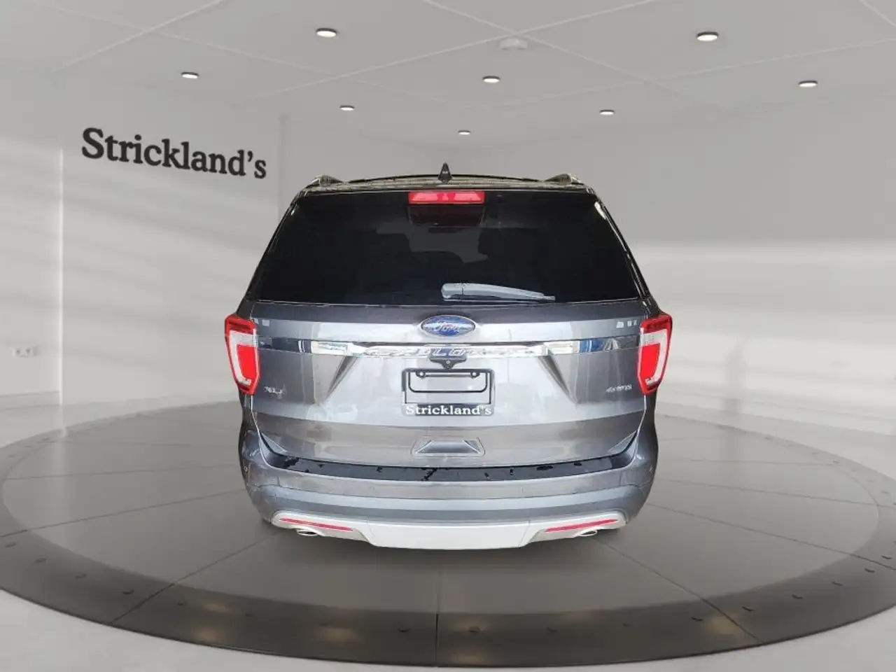 Ford Explorer снимка Ford Explorer