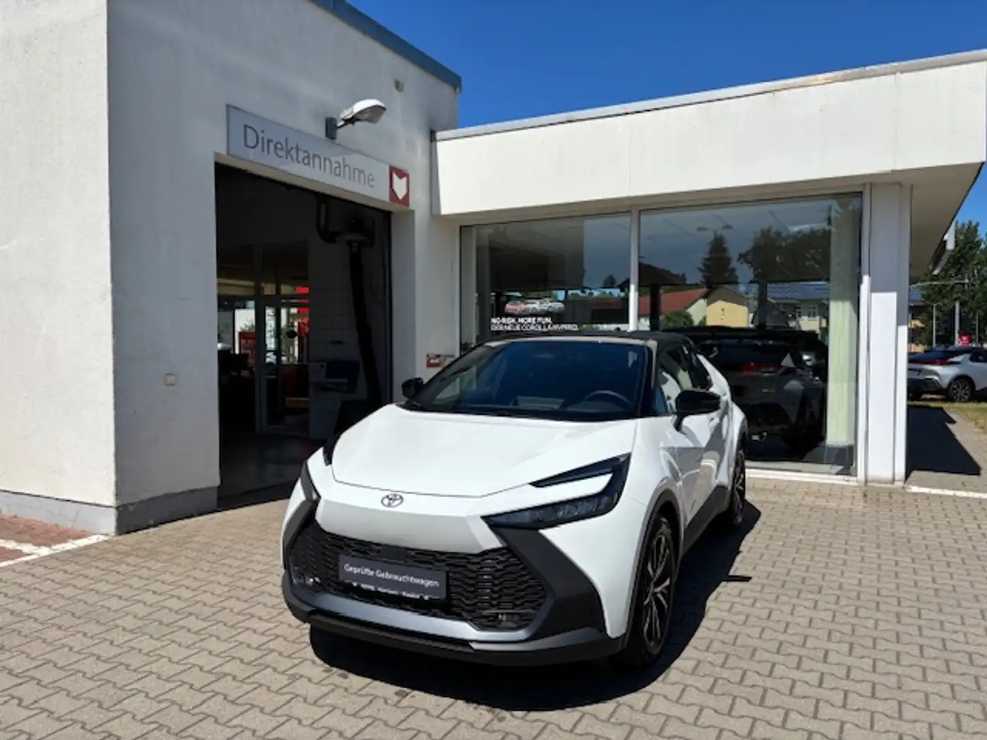 Toyota C-HR 1,8 Hybrid Automatik 5Trg. 4x2 Teamplayer Ausstatt Wit - 2