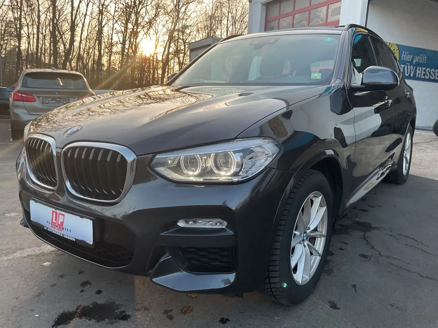BMW X3 xDrive 20 d M Sport Pano AHK Navi ACC SHZ PDC Gris - 1