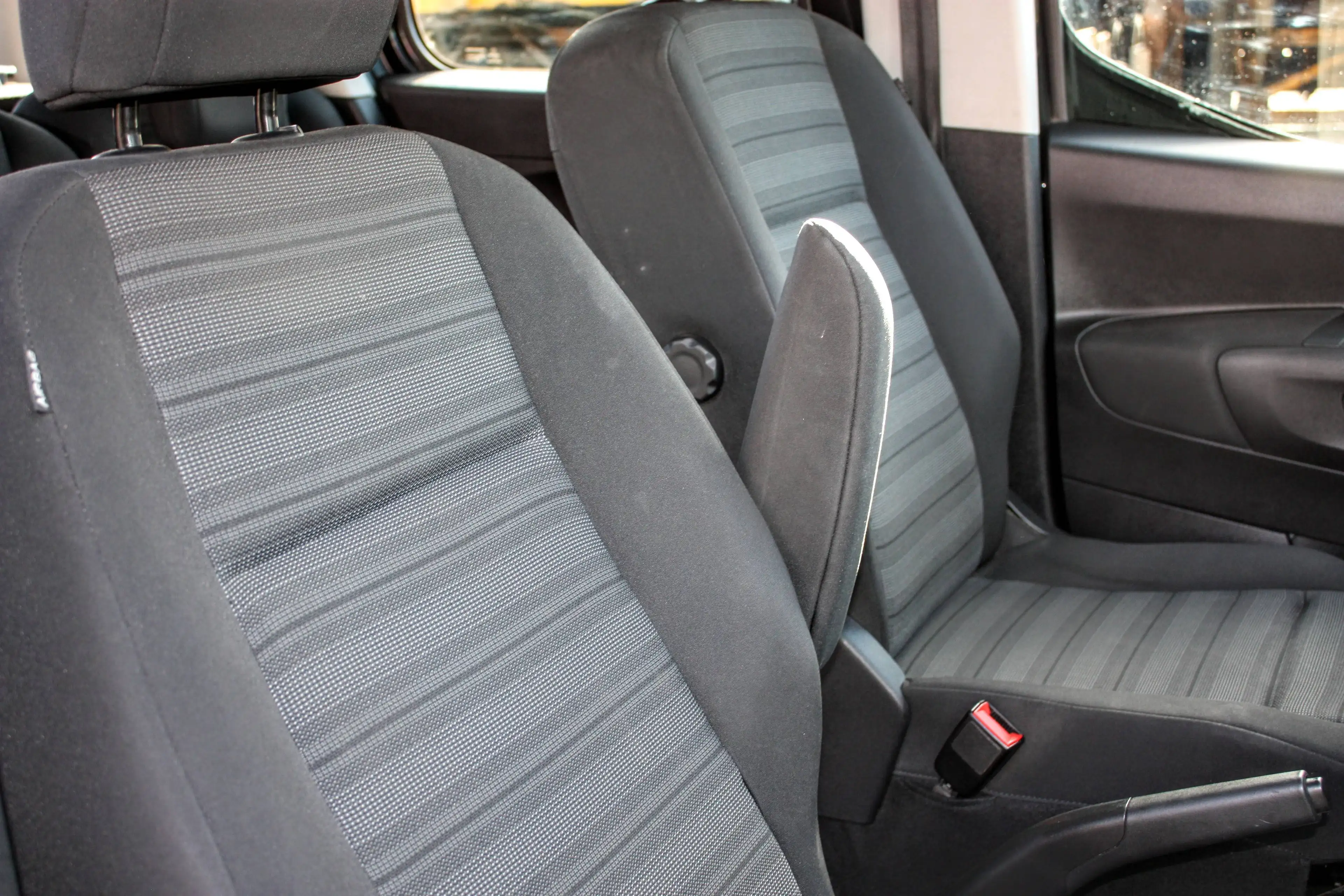 Opel Combo Life 1.5 Turbo D/ Navi Pro/ Carplay/ DAB+/ 5-zit/ ParkSensor/ ETC — photo 12
