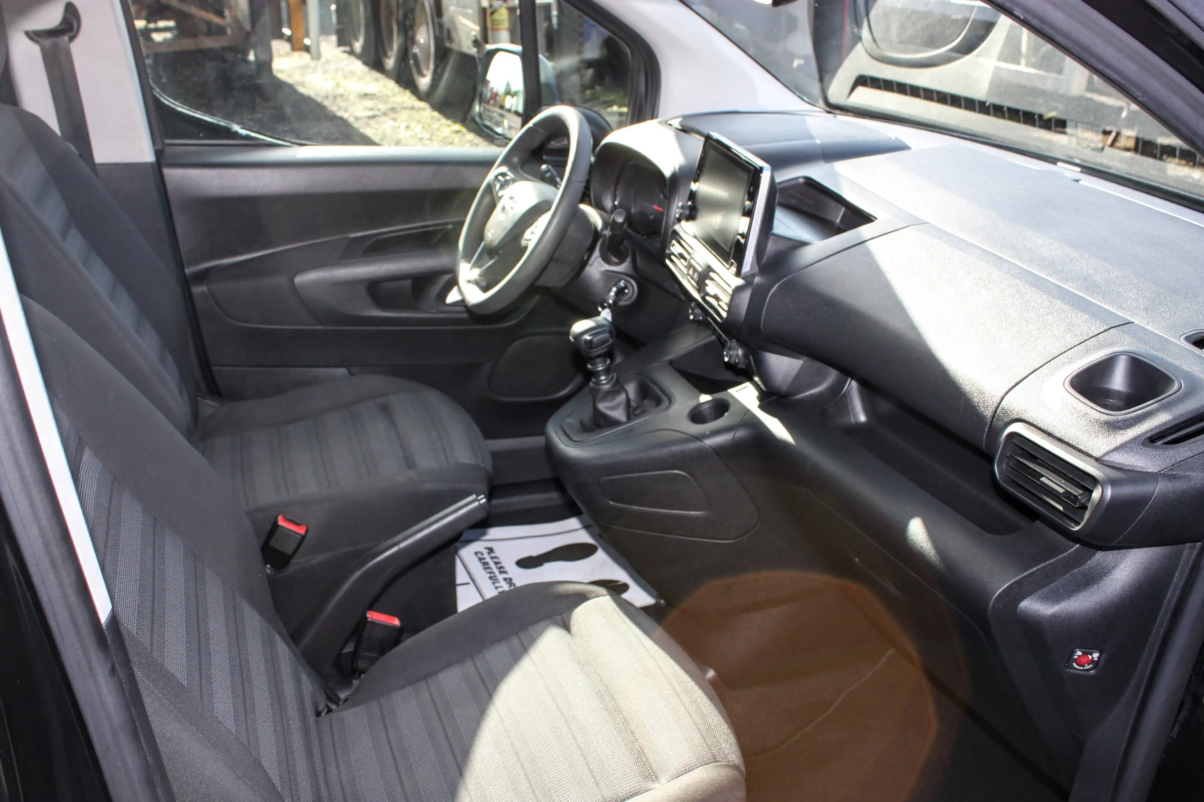 Opel Combo Life 1.5 Turbo D/ Navi Pro/ Carplay/ DAB+/ 5-zit/ ParkSensor/ ETC — photo 11