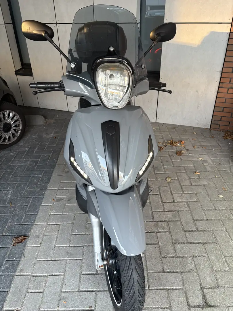 Piaggio Beverly 350 Sport Touring Grijs - 2