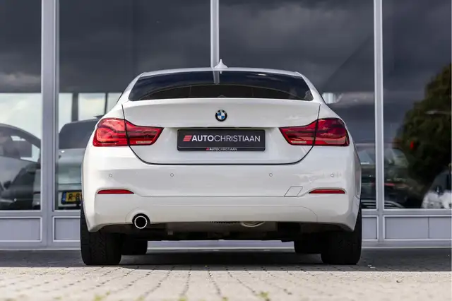 BMW 4 Series view 4