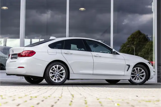 BMW 4 Series view 2