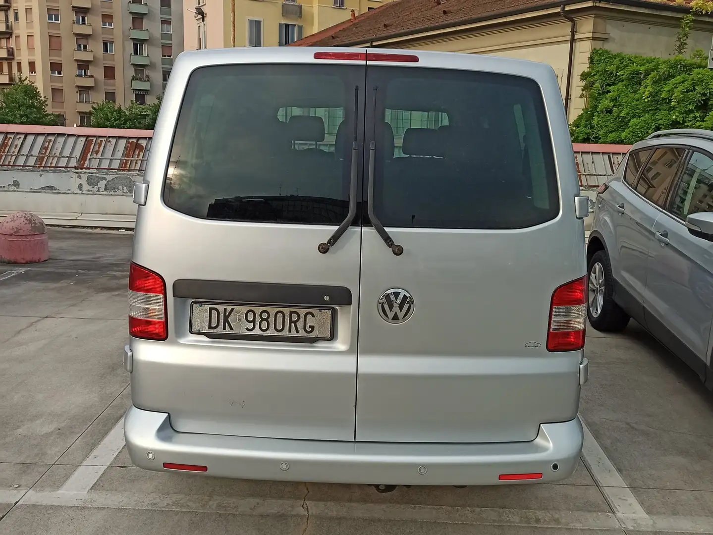 Volkswagen T5 Caravelle Argent - 1