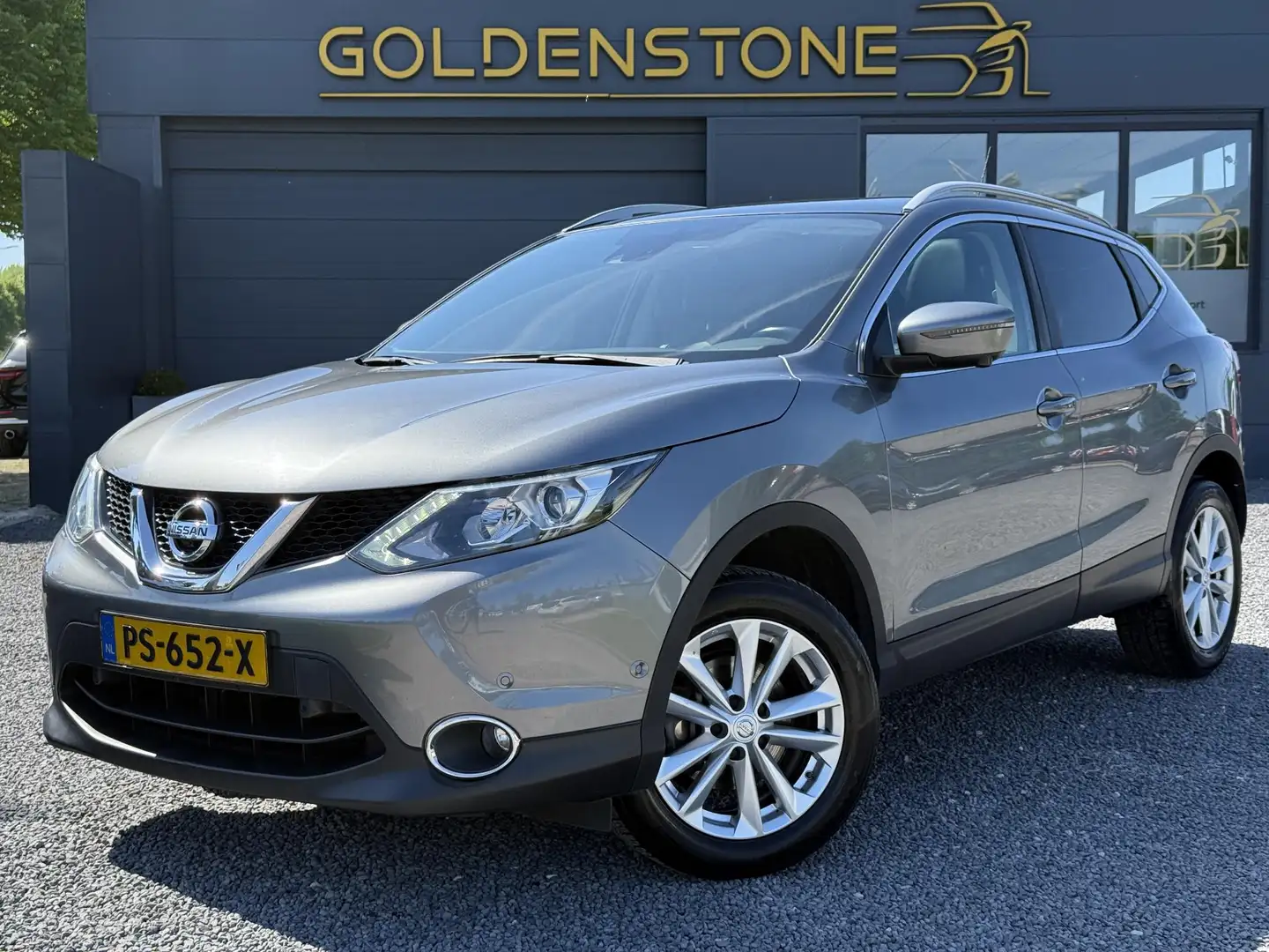 Nissan Qashqai 1.2 Business Edition Panodak,Trekhaak,Navi,360 Cam Szürke - 1