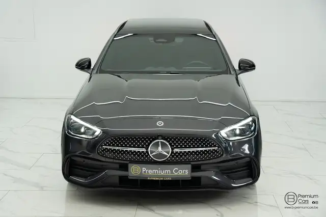 Mercedes-Benz C-Class view 4