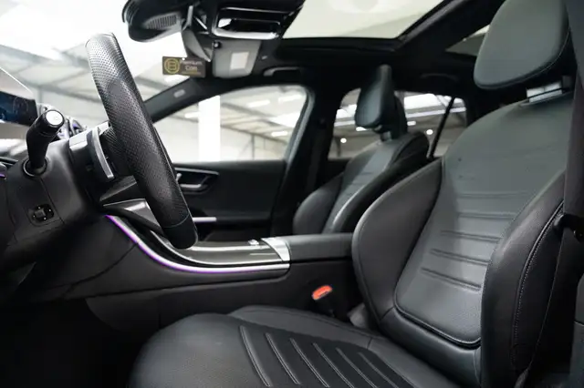 Mercedes-Benz C-Class view 10