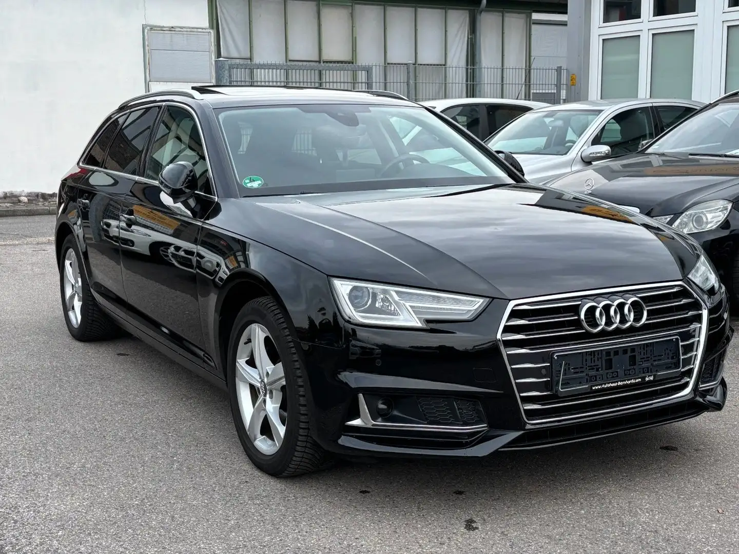 Audi A4 Avant 35 TDI Aut. Sport/Panorama/Navi/Xenon Schwarz - 1