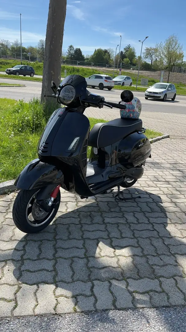 Vespa GTS Super 300 - 1