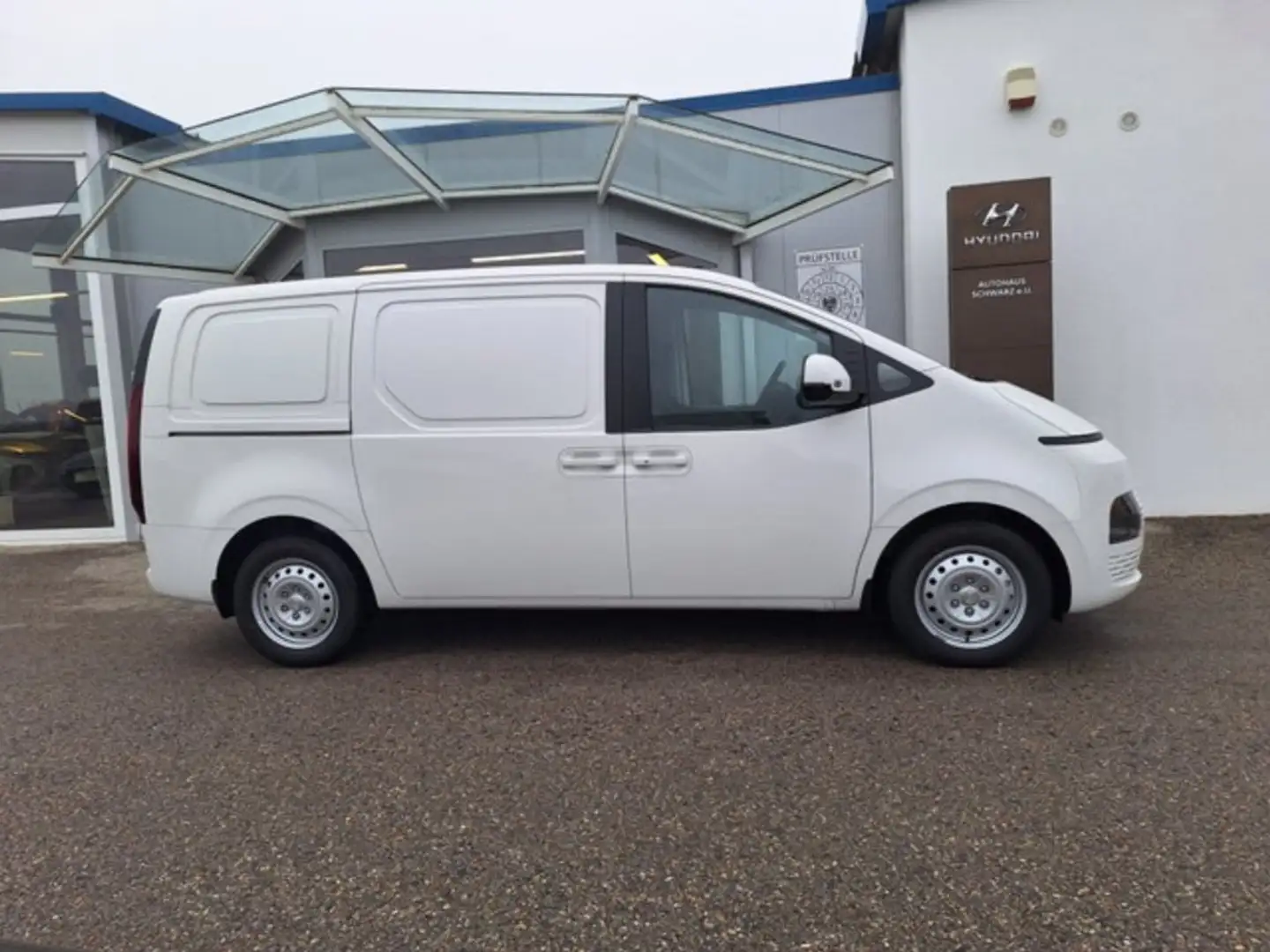 Hyundai STARIA Van HEV Kastenwagen 1.6 T-GDi HEV l5hv1-P3 Weiß - 2