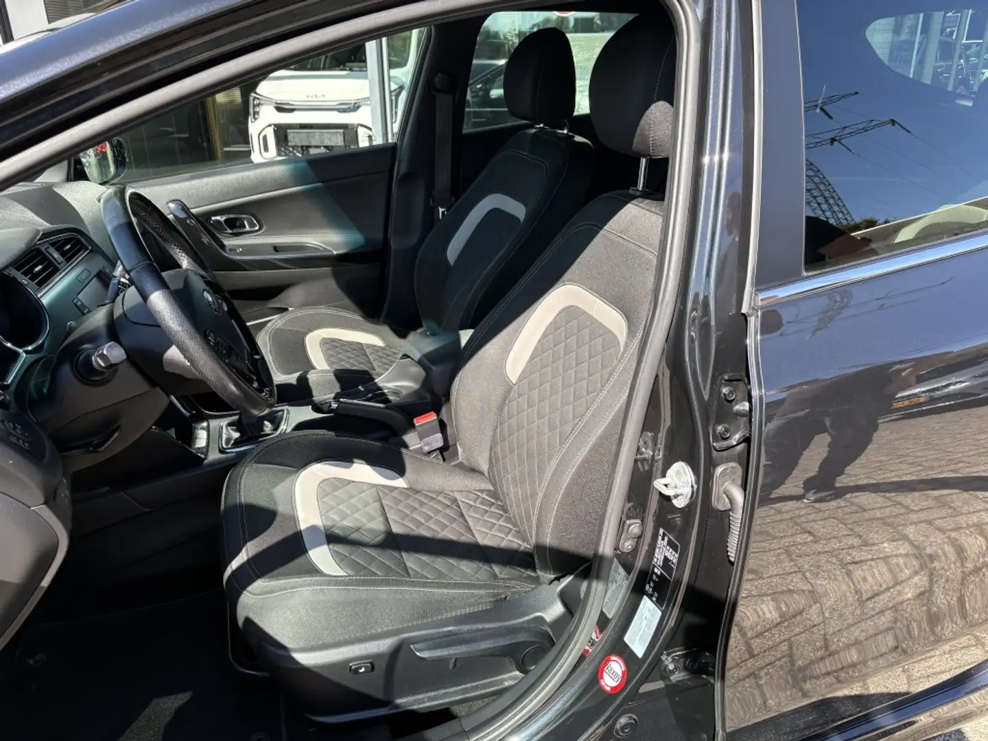 Kia Ceed / cee'd 1.0 T-GDi 120PK GT-Line NAVI + CAMERA Zwart - 2