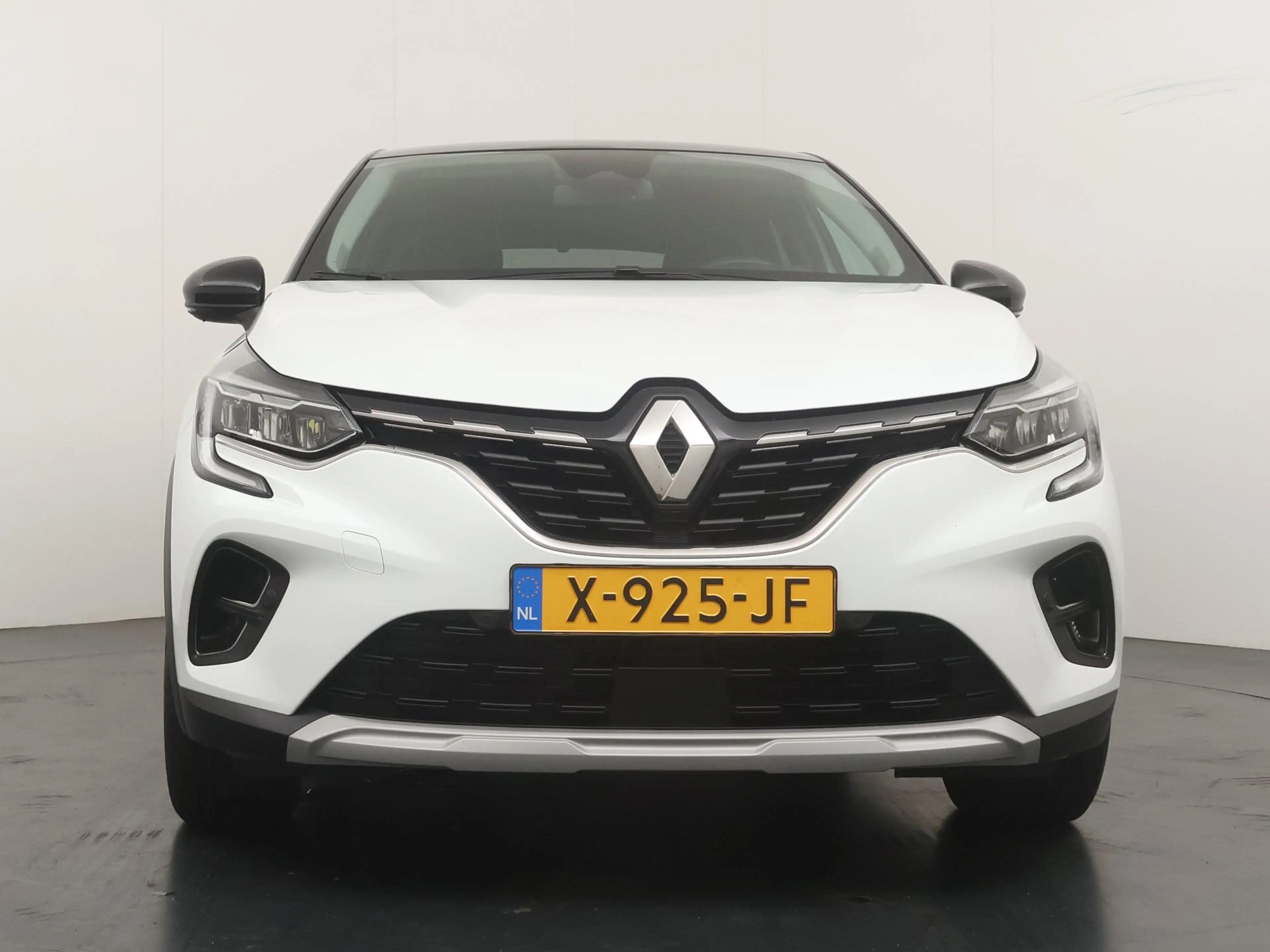 Renault Captur techno E-Tech plug-in hybrid 160 | trekhaak | Navi — photo 8