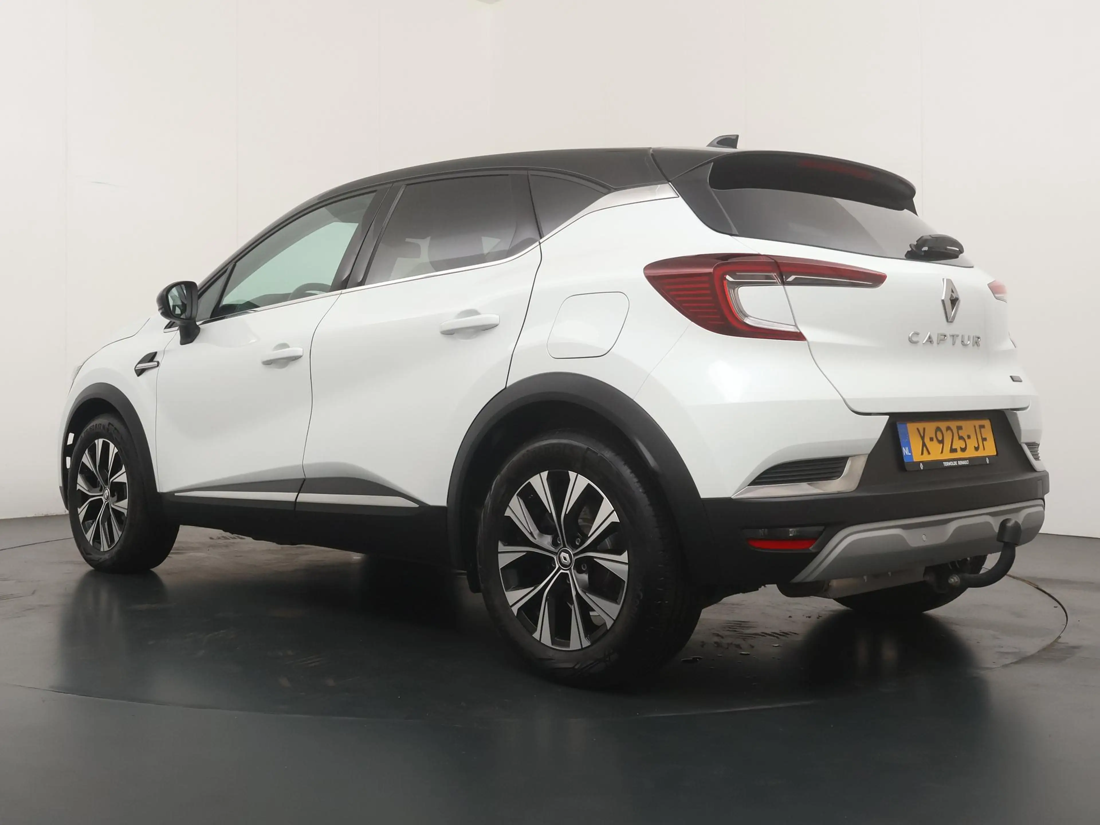 Renault Captur techno E-Tech plug-in hybrid 160 | trekhaak | Navi — photo 3