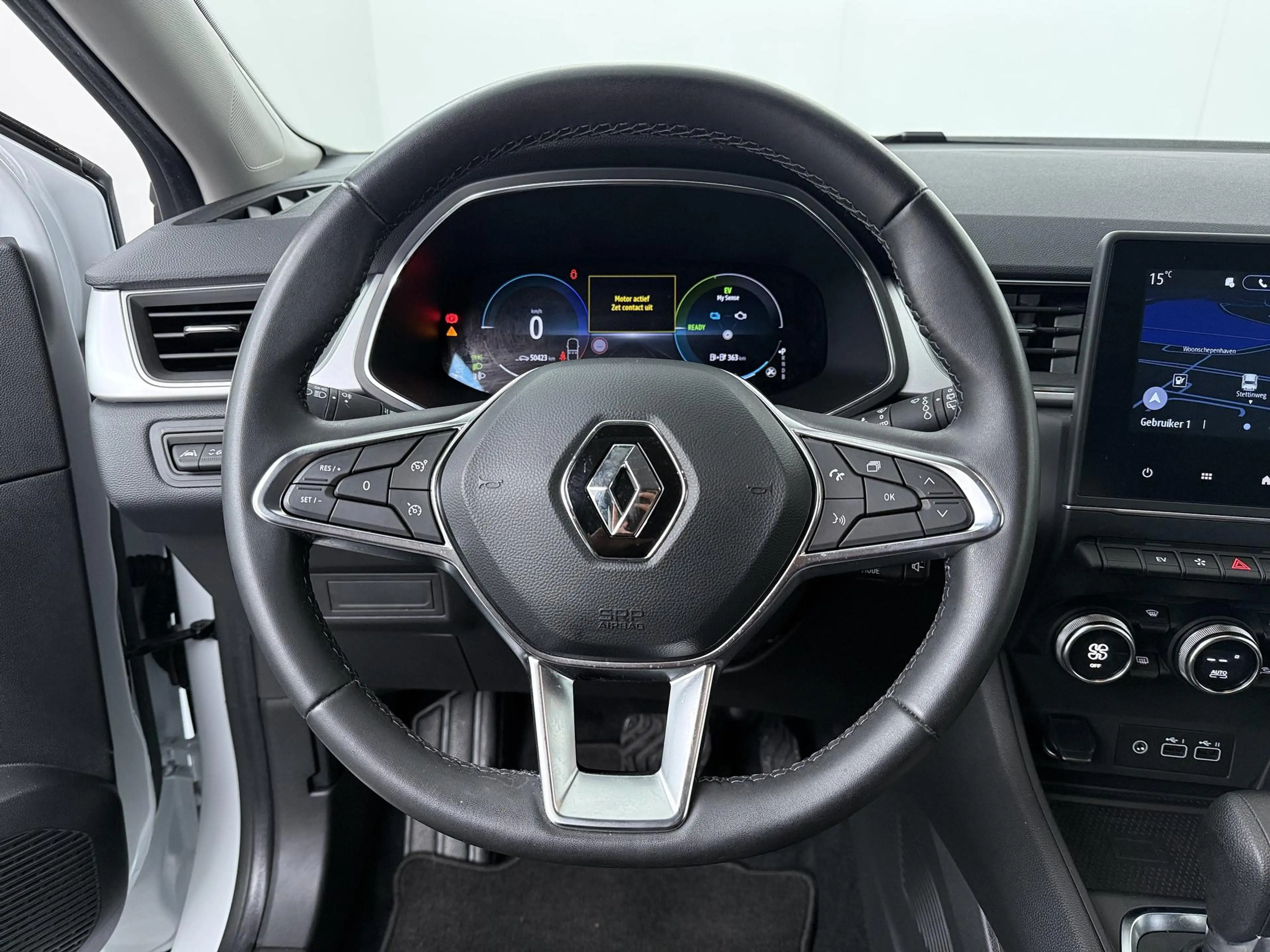Renault Captur techno E-Tech plug-in hybrid 160 | trekhaak | Navi — photo 9