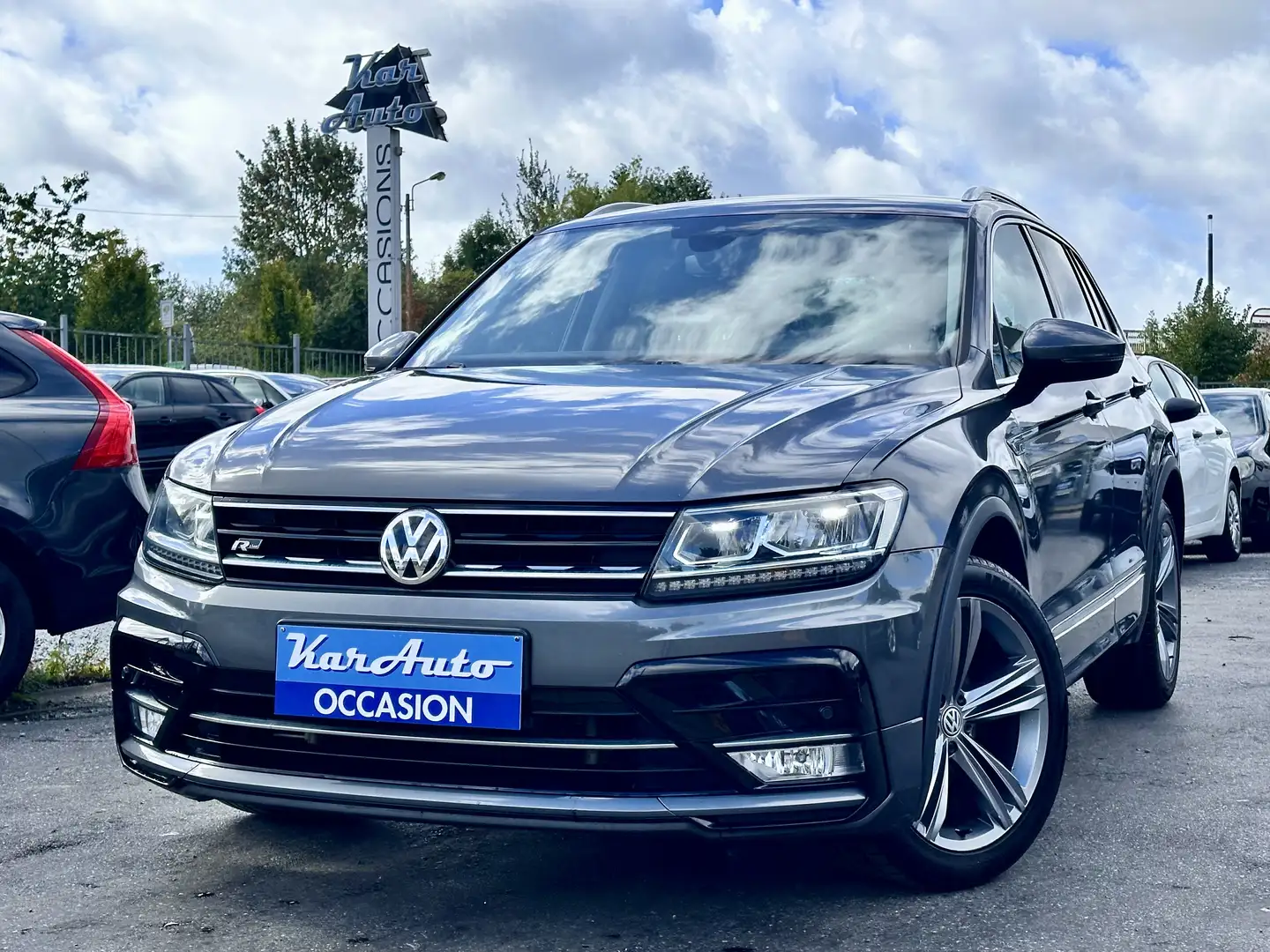Volkswagen Tiguan 2.0 TDi SCR Comfortline BMT *R-LINE* Gris - 1