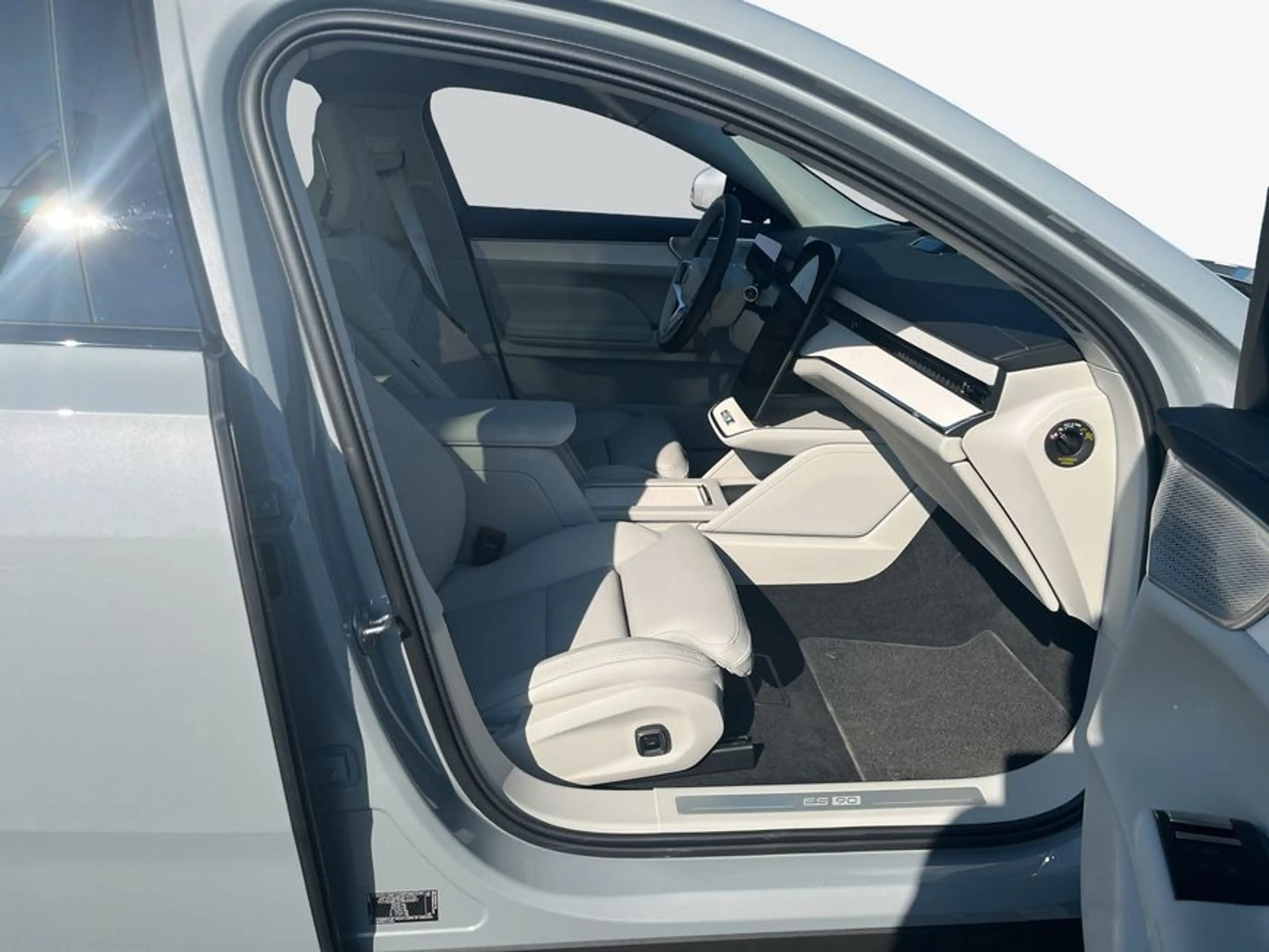 Volvo ES90 Twin Motor AWD Ultra — photo 13