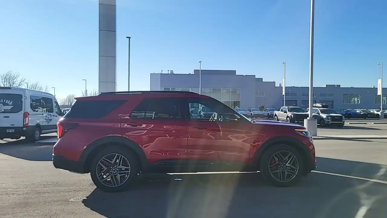Ford Explorer снимка Ford Explorer
