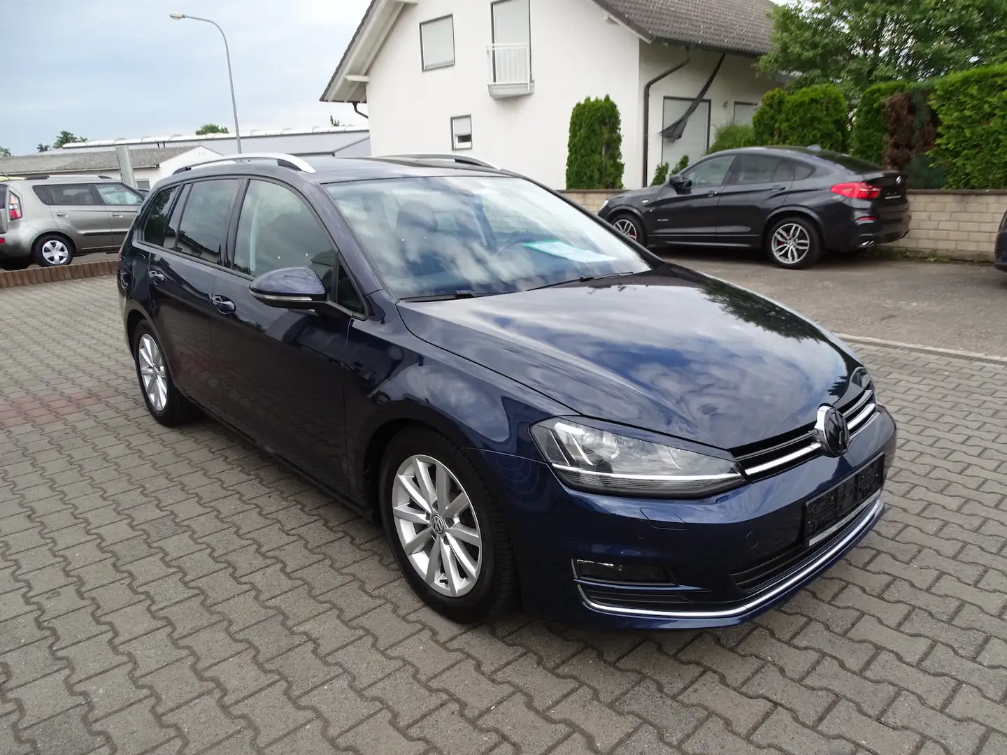 Volkswagen Golf Variant VII 2,0l TDI Lounge BMT Klimaauto, Standheizung Blau - 1
