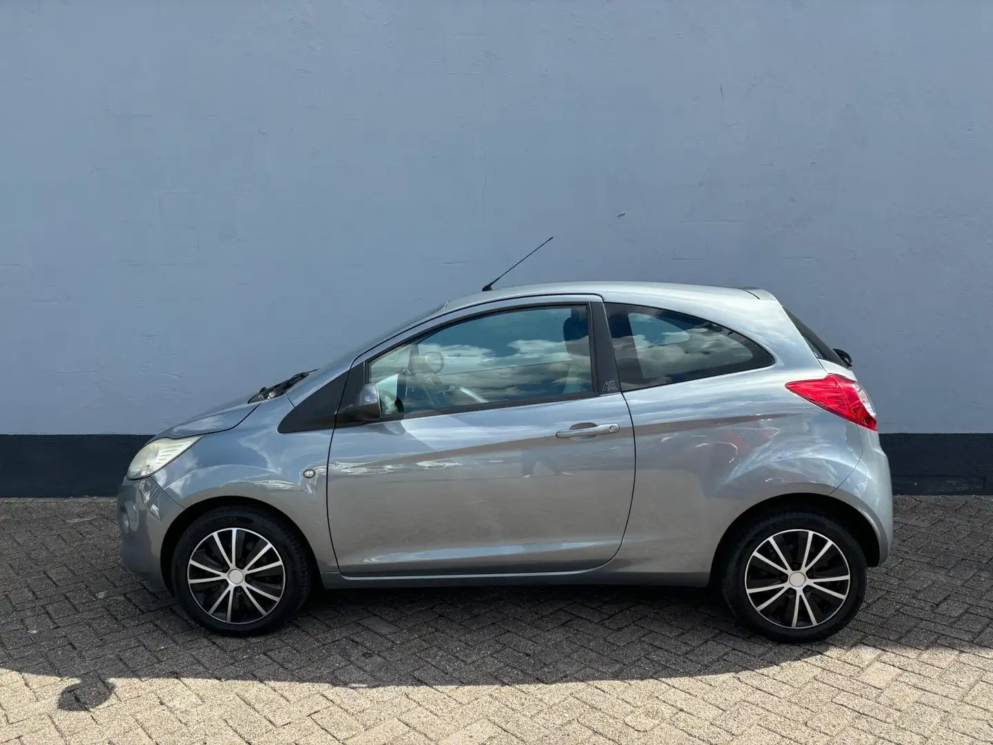 Ford Ka/Ka+ 1.2 Titanium - Airco Grau - 2
