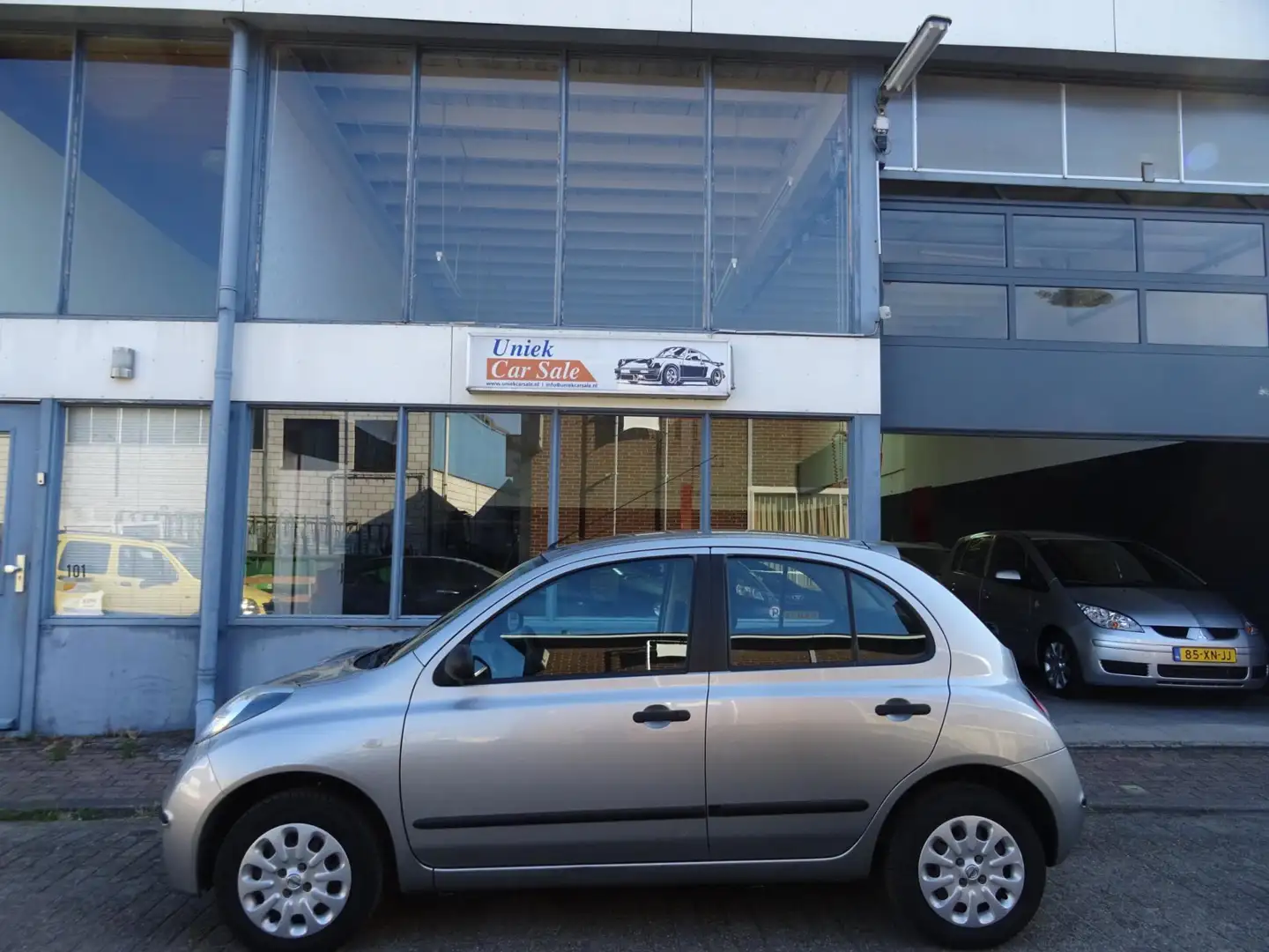 Nissan Micra 1.2 Mix Grijs - 2