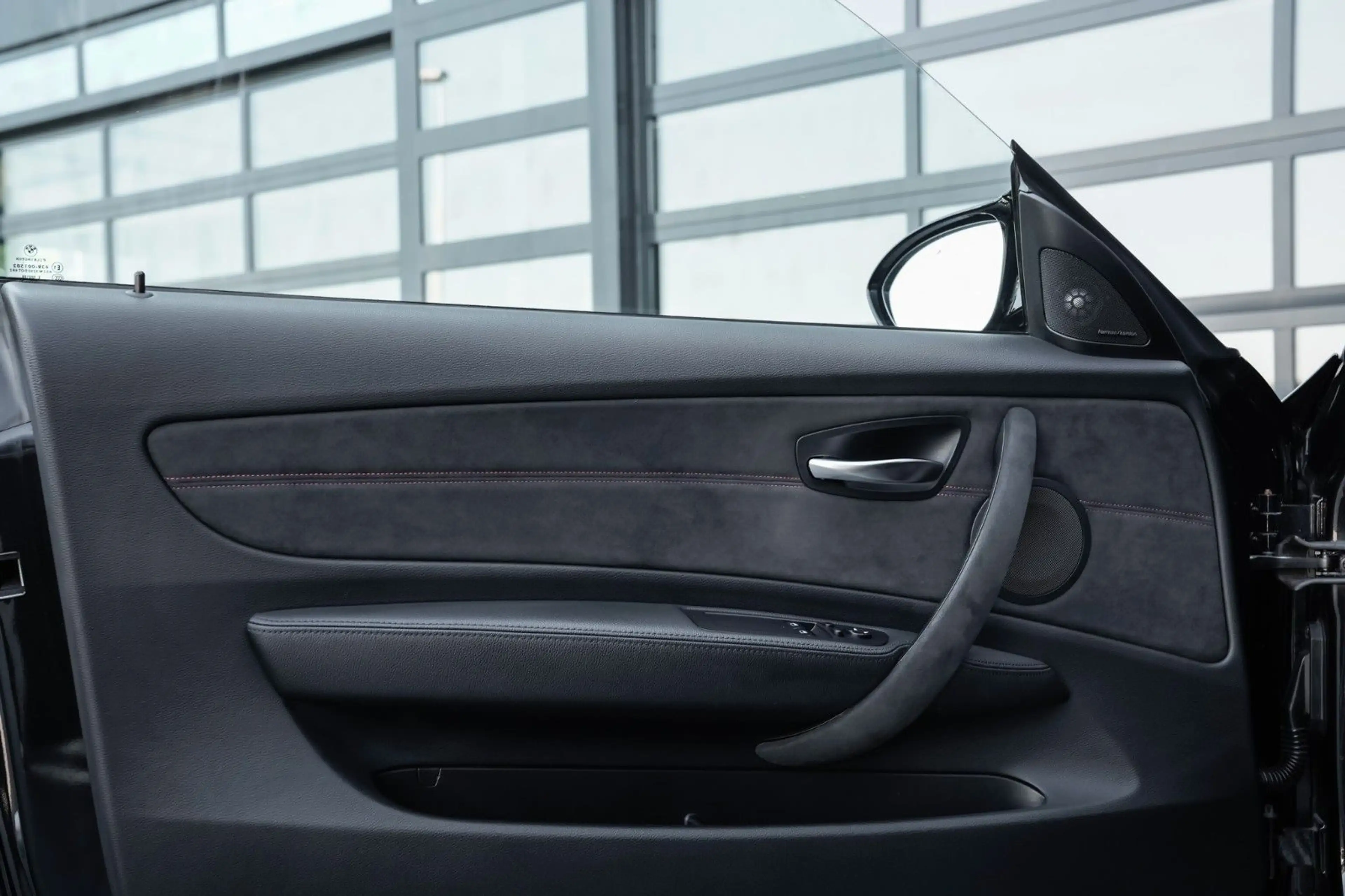 BMW 1er M Coupé HarmanK-Navi Prof. *Schwarz* — photo 10