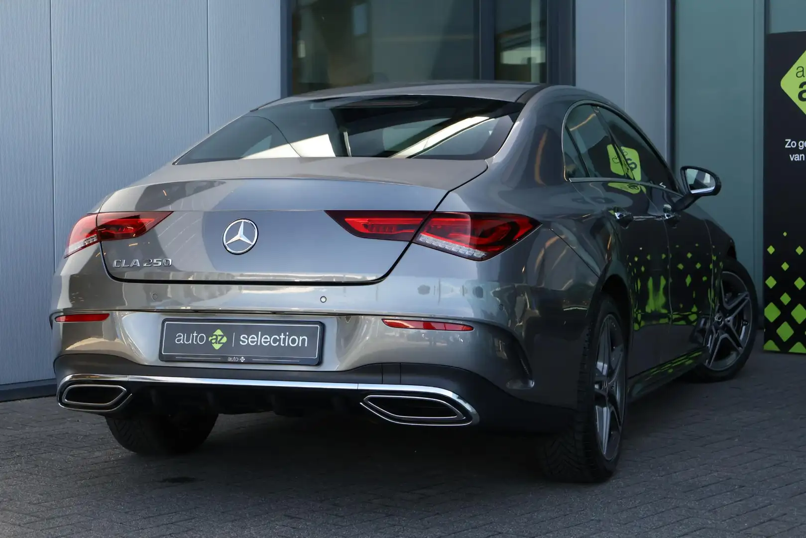 Mercedes-Benz CLA 250 Premium Grijs - 2